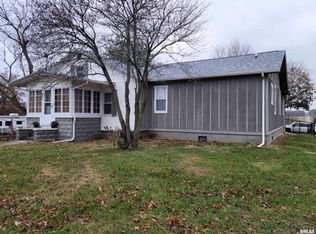 711 W Market St, Mc Leansboro, IL 62859