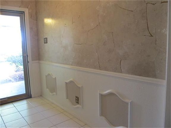 3rd image of 405 Kimswick Ct