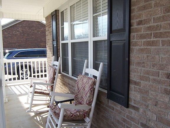 3rd image of 105 Peabody Loop