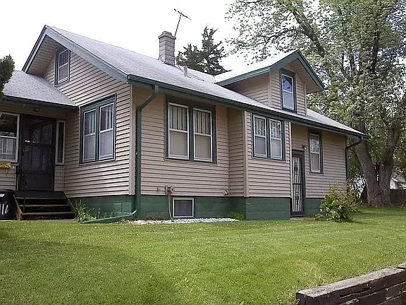 4028 Corby St — Photo 2