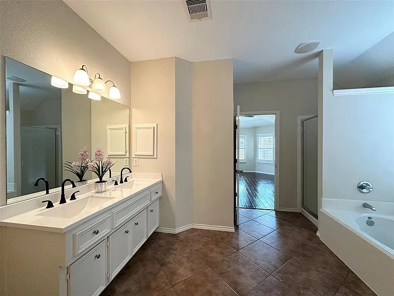 1707 Magnolia Lk — Photo 26