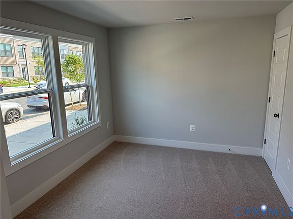 3rd image of 9439 Alquist St