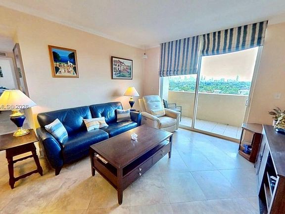 4th image of 2425 SW 27th Ave APT 701