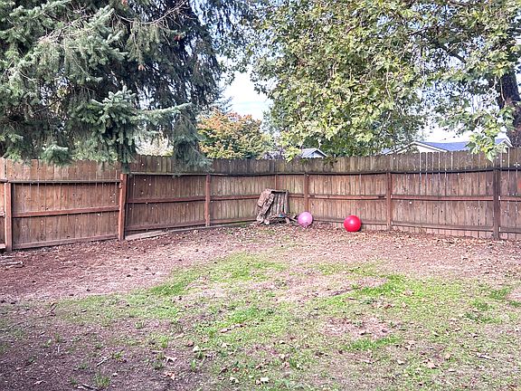 4th image of 4417 Madrona Way SE