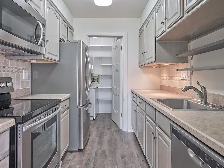 51 Meadow Ln — Photo 15