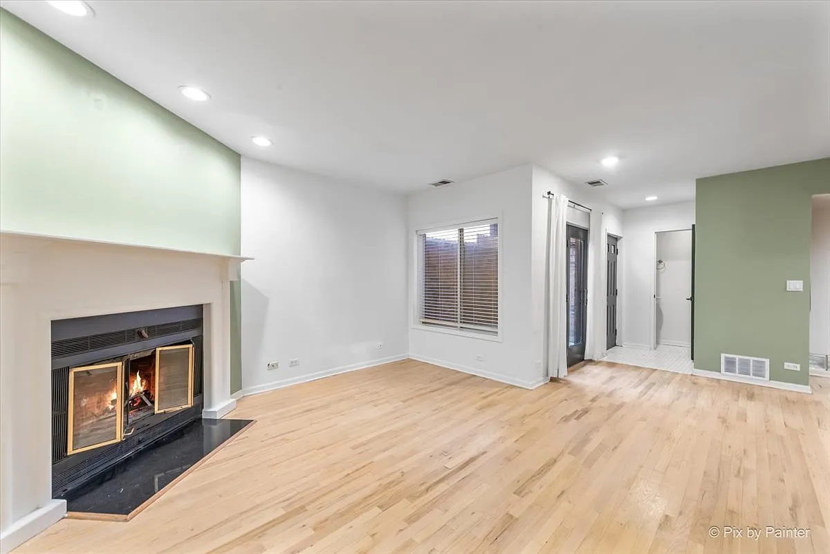 2 bed, 2.5 bath, 1500 sqft, $4,300 — Photo 3