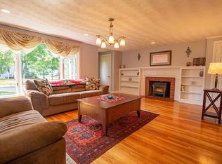 8 Oakmont Rd, Beverly, MA 01915