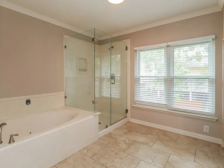 4002 Ashwood Dr — Photo 17