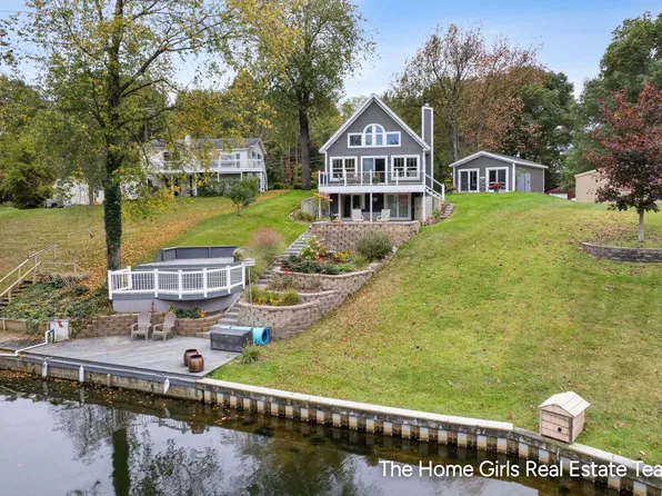 2085 N White Birch Dr, Mears, MI 49436