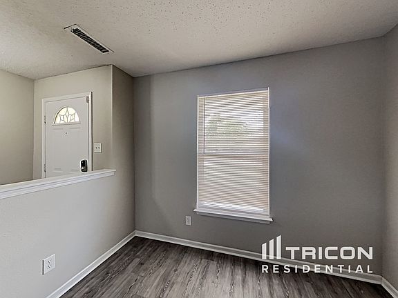 3rd image of 1458 Eucalyptus Cir