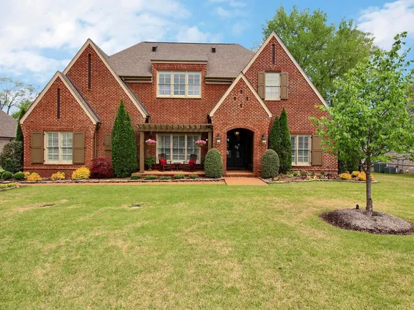 60 Twin Lakes Rd, Piperton, TN 38017