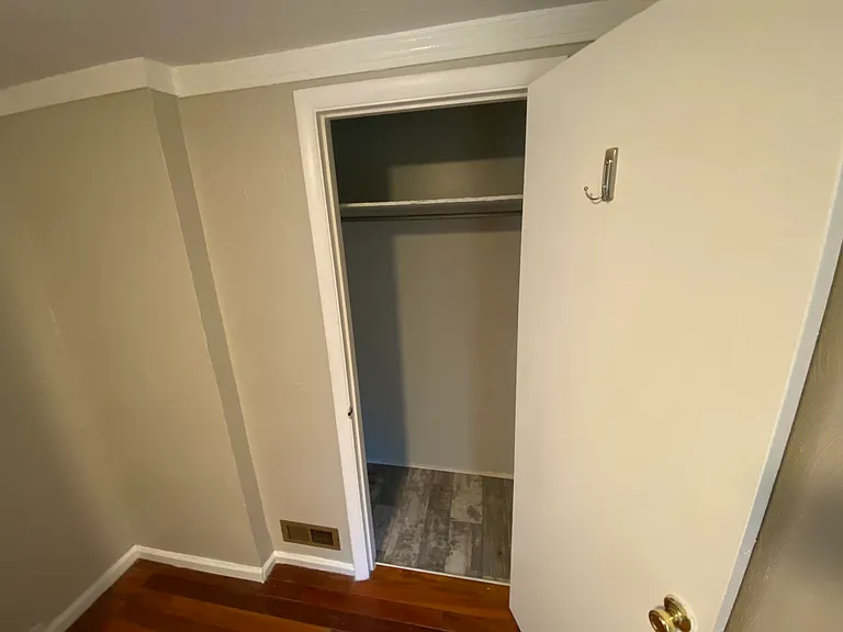 702 Grove St — Photo 5