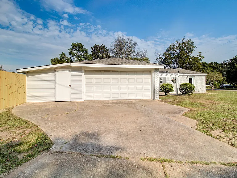 2703 Bullis Ave — Photo 10