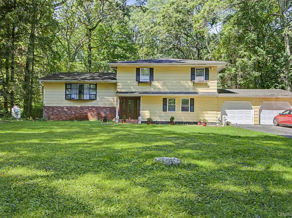 21 Blueberry Lane, Stormville, NY 12582