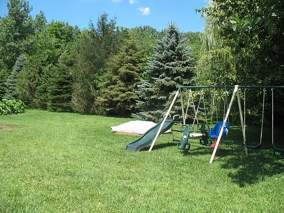 3rd image of 517 David Dr