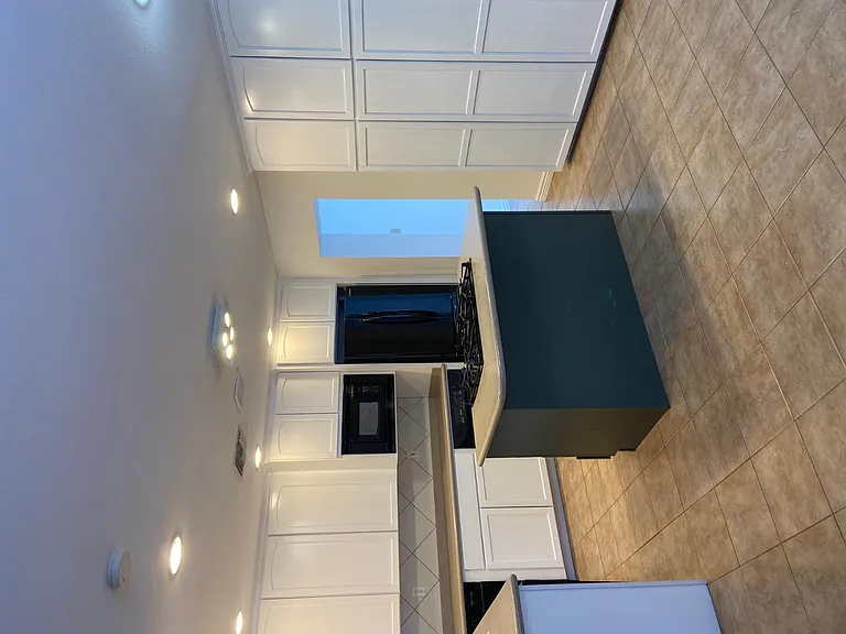 8308 E Turney Ave — Photo 10