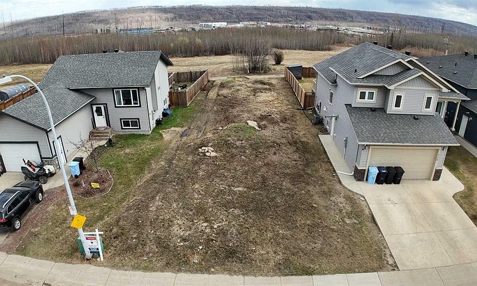 1st image of 114 Adrian Cres