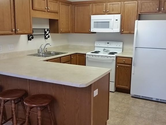 4th image of 914 Heatherwood Ln