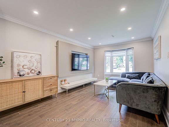 2nd image of 11 Sundown Ct