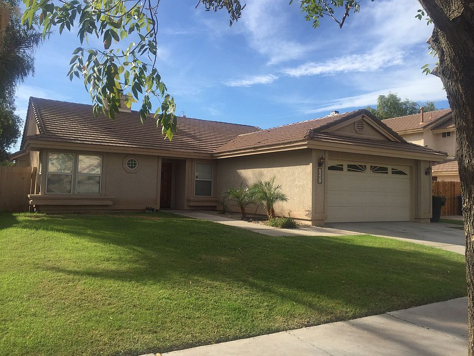 1st image of 2401 Sandalwood Dr