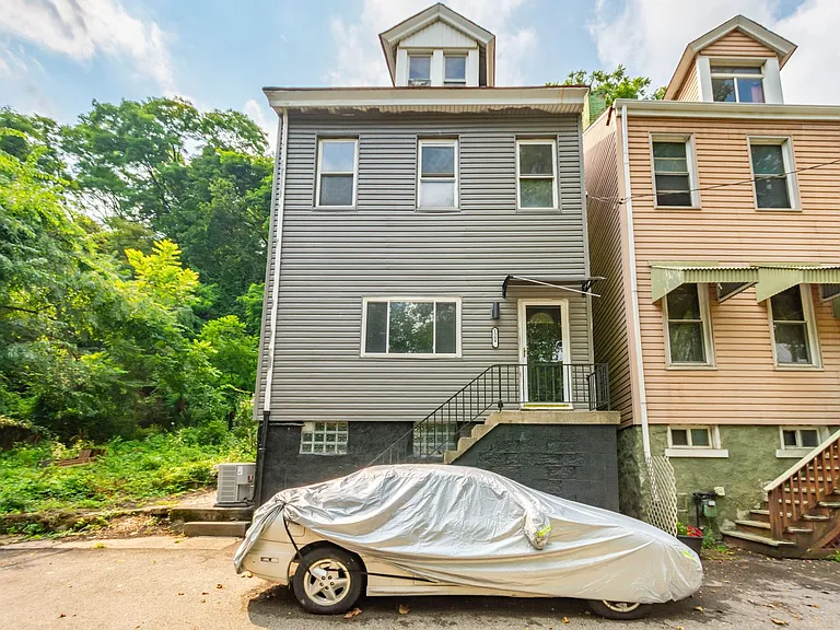 1304 Firth St — Photo 4