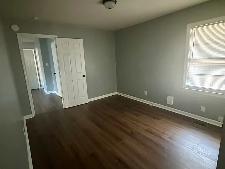 1560 Minurva Dr — Photo 3