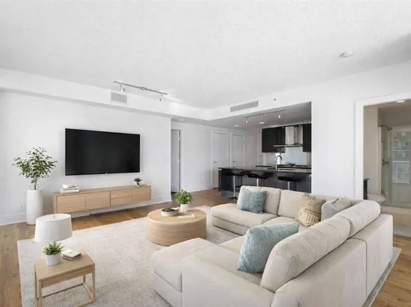 433 N 11th Ave SE #2305, Calgary, AB T2G 0C7