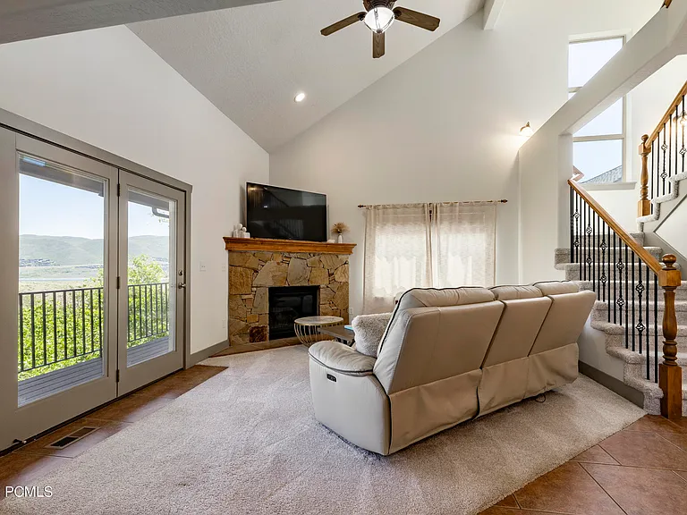 1490 W Alpine Ave — Photo 2