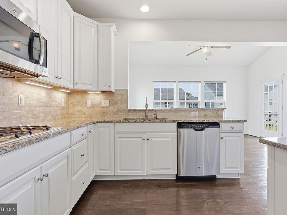 1st image of 7 Montella Cir