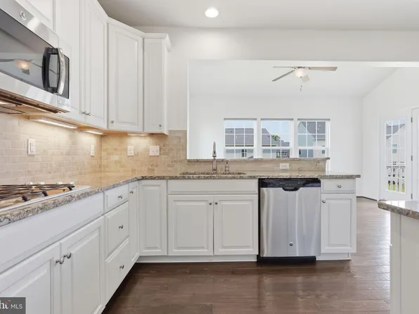 7 Montella Cir, Pottstown, PA 19464