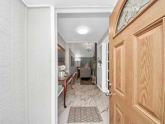 4th image of 12415 Campos Dr