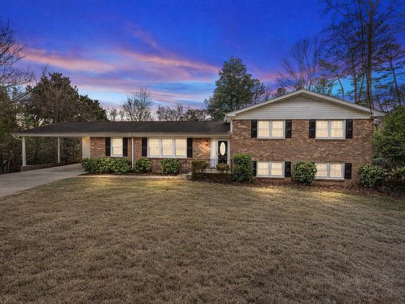 3rd image of 4300 Edgehill Ct