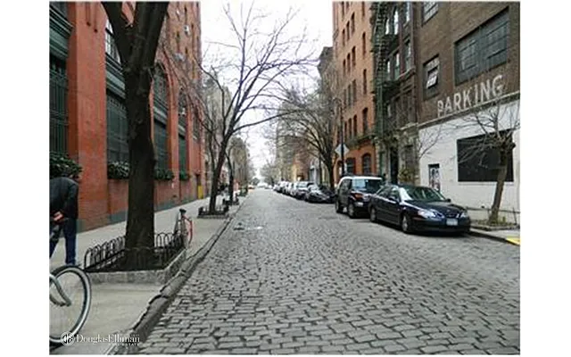 Rented by Douglas Elliman | media 34