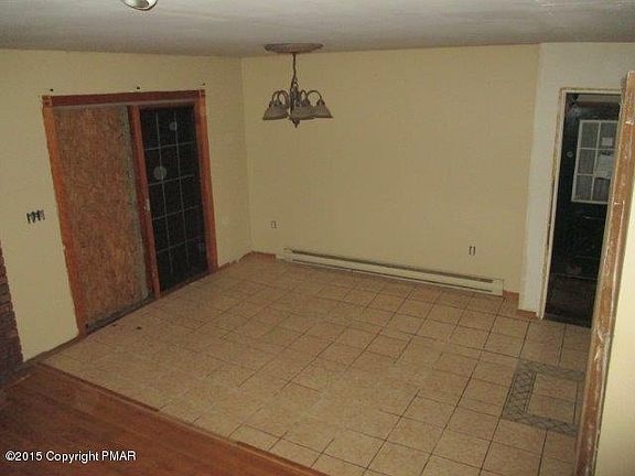4th image of 240 Greenbriar Cir