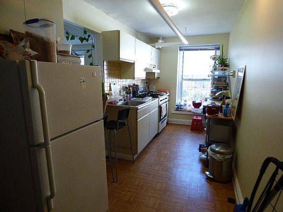 5th image of 2440 29th St APT 1