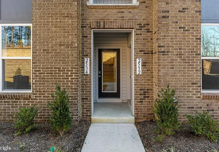 2534 Neabsco Common Pl — Photo 1