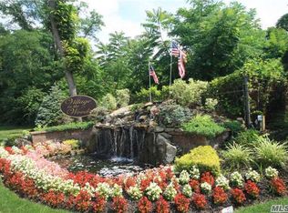 11 Beech Ct, Selden, NY 11784