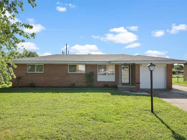 321 NE Elmhurst Ave, Bartlesville, OK 74006