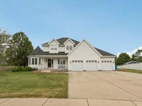 8445 Jennifer Ct, Saint John, IN 46373