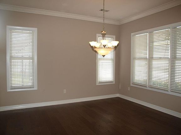5th image of 2665 N Westminster Dr