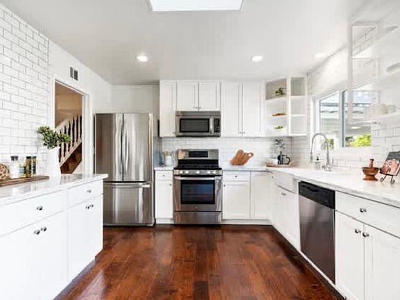 2nd image of 1775 Sunny Heights Dr