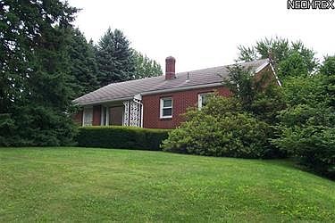 1st image of 744 Cain St