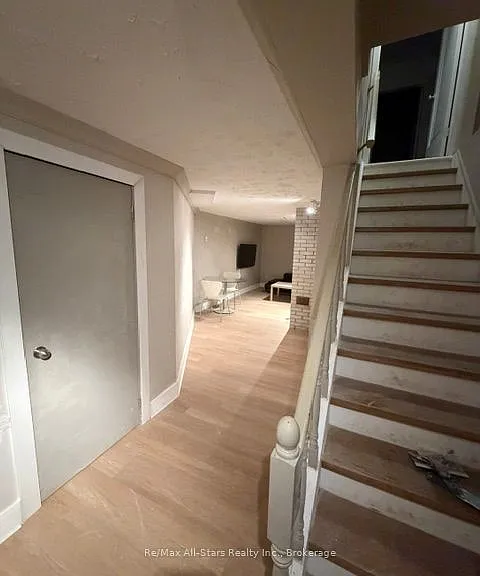 242 Francis St E — Photo 25