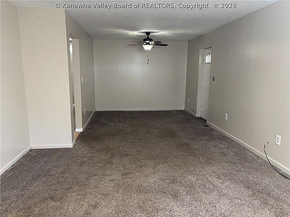 3rd image of 102 Mallory Ln