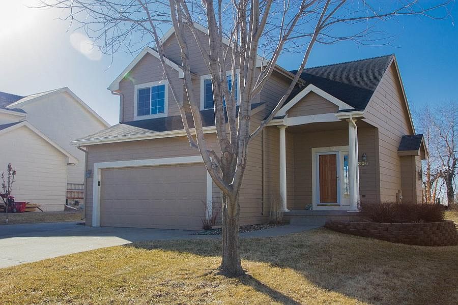 1st image of 300 Parkview Dr
