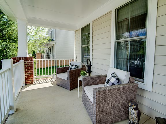 Relaxing Porch Park Views