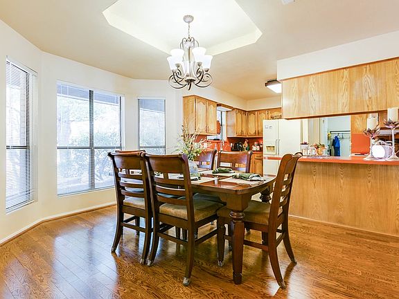 5th image of 3622 Briargrove Ln