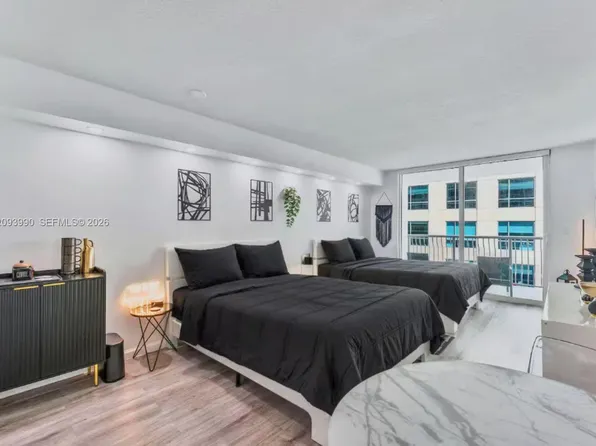 1200 Brickell Bay Dr APT 2610, Miami, FL 33131