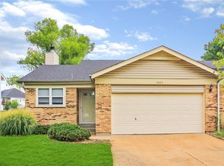 1005 Ridgeway Meadow Dr, Ellisville, MO 63021