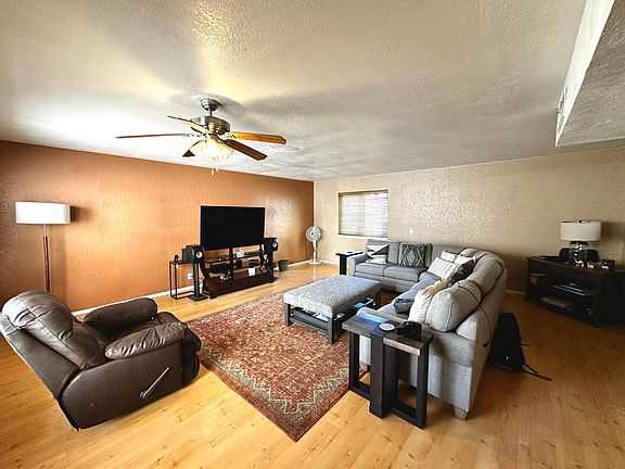 Large 20 x 24 living room